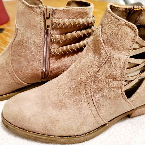 Report Booties - Picture 2 of 5